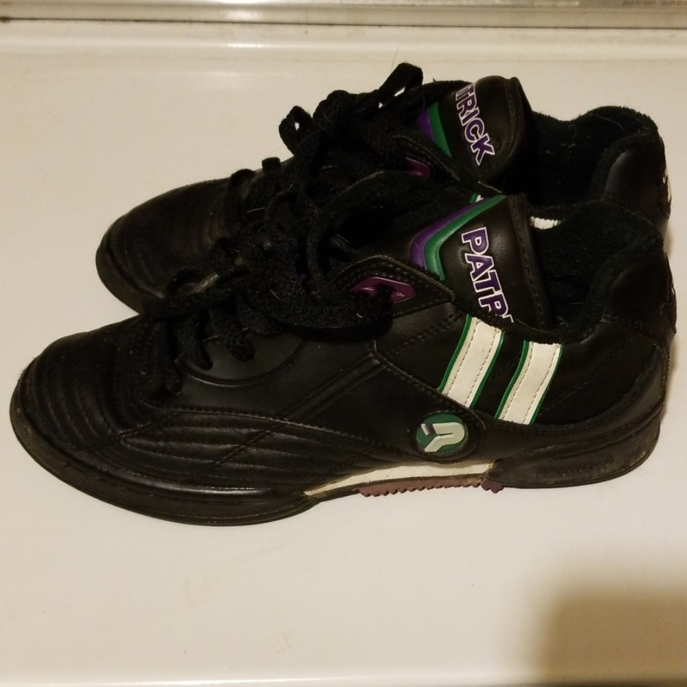 Sneakers - Picture 2 of 3